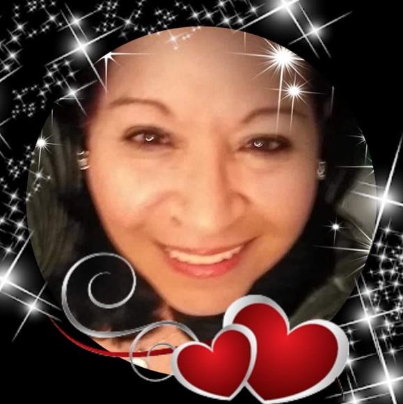 Poshmark profile picture for @magda